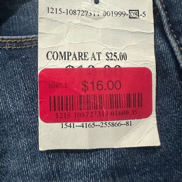 Abercrombie and fitch, NWT women’s distressed jeans, 23-000 - Picture 4 of 6